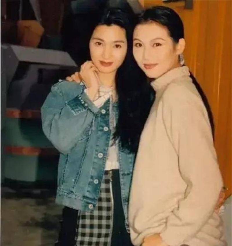 洪欣 情路坎坷 三段感情 失败 渣男收割机_洪欣和莫少聪