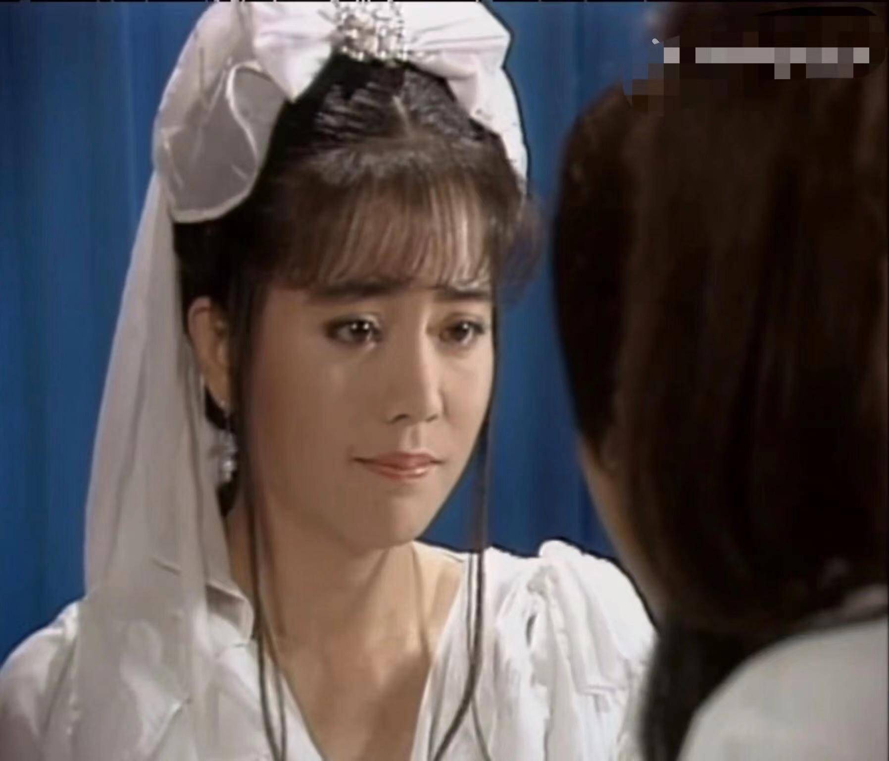 90年代的美女,各个惊艳四方,气质十足,是一代人心中