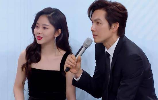 比如前段时间大火的《山河令》,两位主演张哲瀚和龚俊,相继参与了