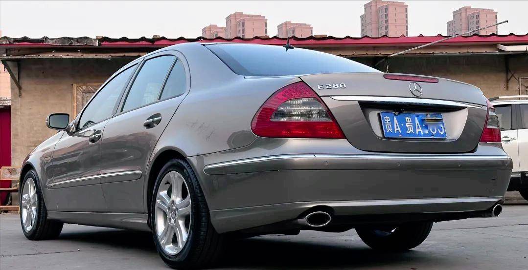 搞了辆2008年e系老款"四眼奔驰",进厂翻新整备,复活又变新车