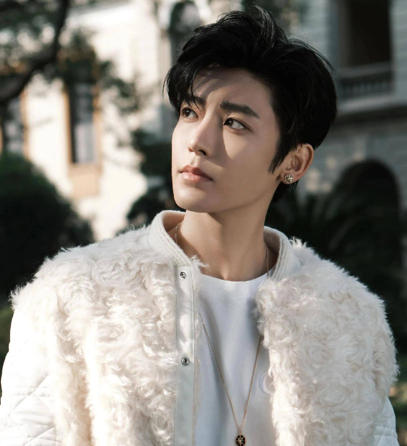 热血青春剧之《少年巴比伦》_侯明昊_杨采钰_爱情