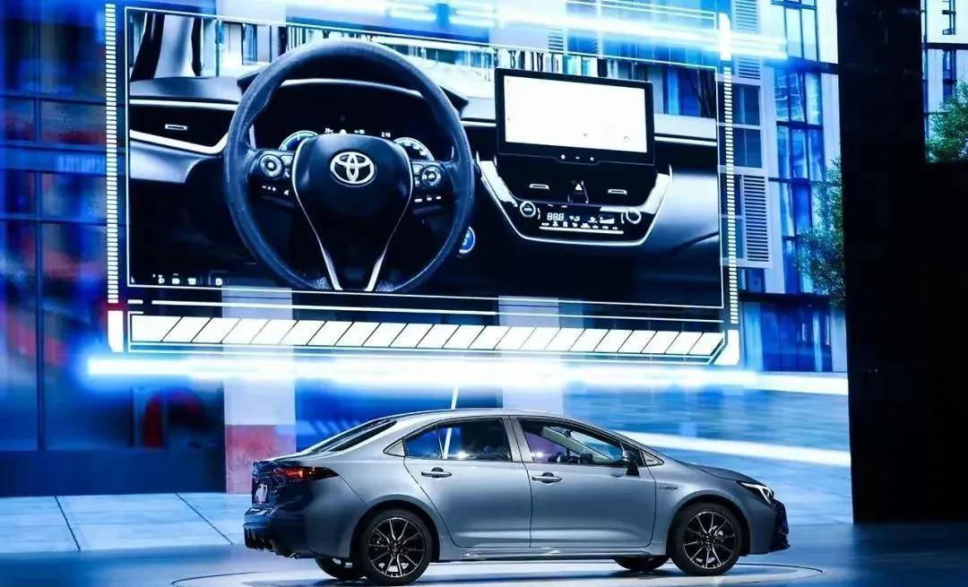 广汽丰田第五代智能电混双擎雷凌,加量不加价,智能再革新_搜狐汽车