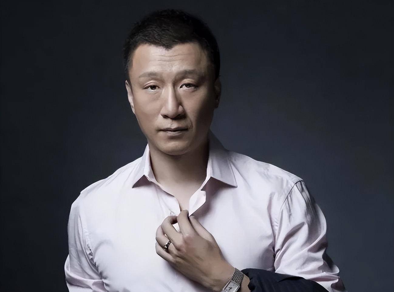 "土豪"孙红雷:18岁花四万块买大哥大,他为什么要离开哈尔滨_霹雳舞