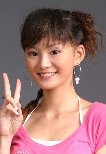 曾经大火的红苹果乐园,18年后男主全线颜值崩塌,女主竟然这样_萧晴