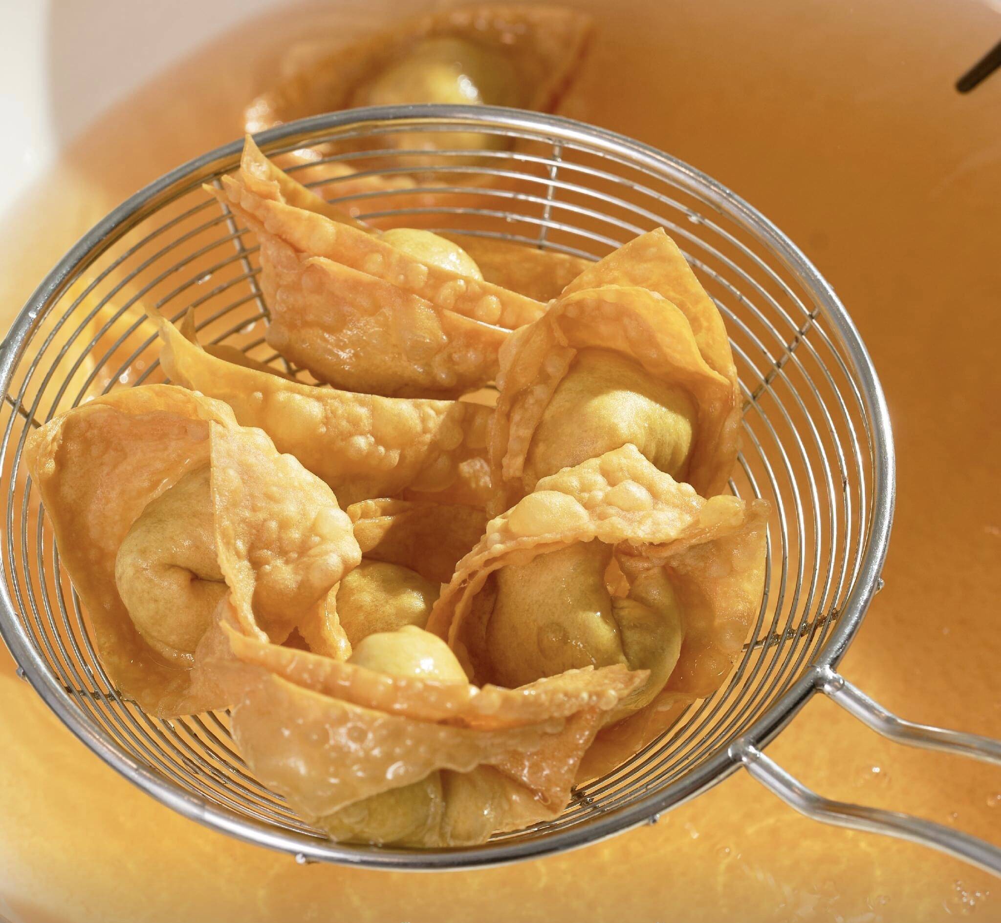 泰国街头必不可吃的炸猪肉云吞_生活_美食_需求