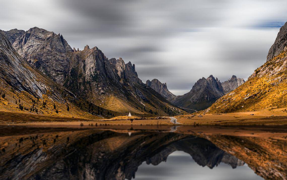 巴姆七湖巴姆七湖,是香巴拉的秘境,雪山脚下,七个串成珠的冰山湖泊
