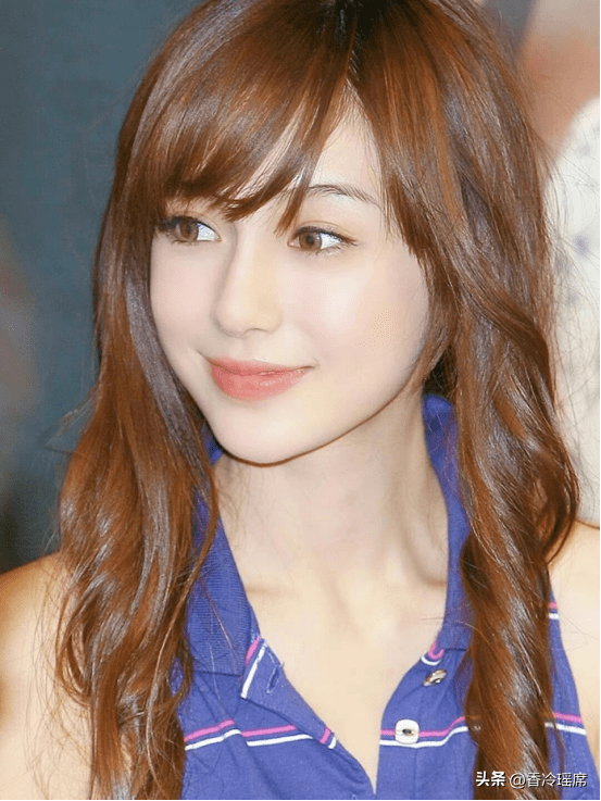 被"回炉重造"angelababy顶着"安室奈美惠师妹"的头衔,很快获得了国外