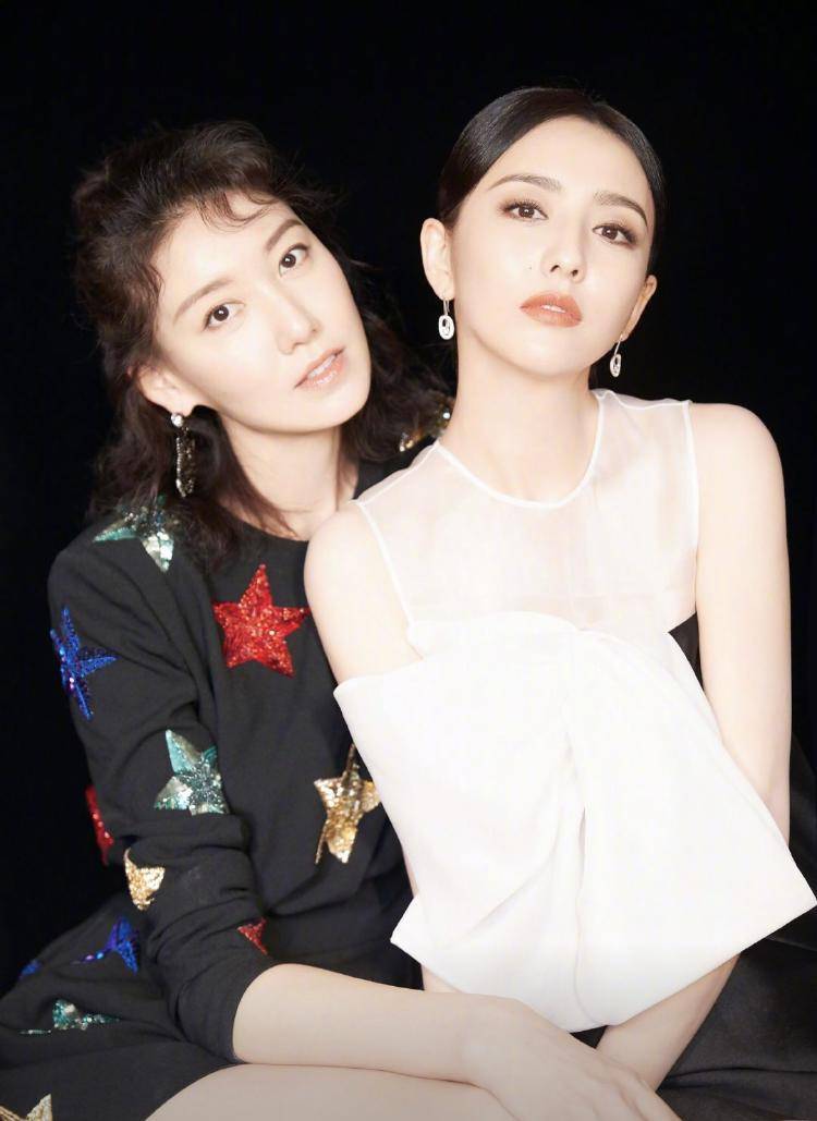 佟丽娅晒与好友高露同框照,闺蜜相聚搞怪不断_友谊_照片_娱乐