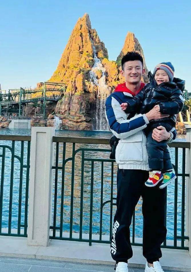 谌龙即将退役,老婆长得像王祖贤,儿子已经三岁_王适娴_男单_奥运会