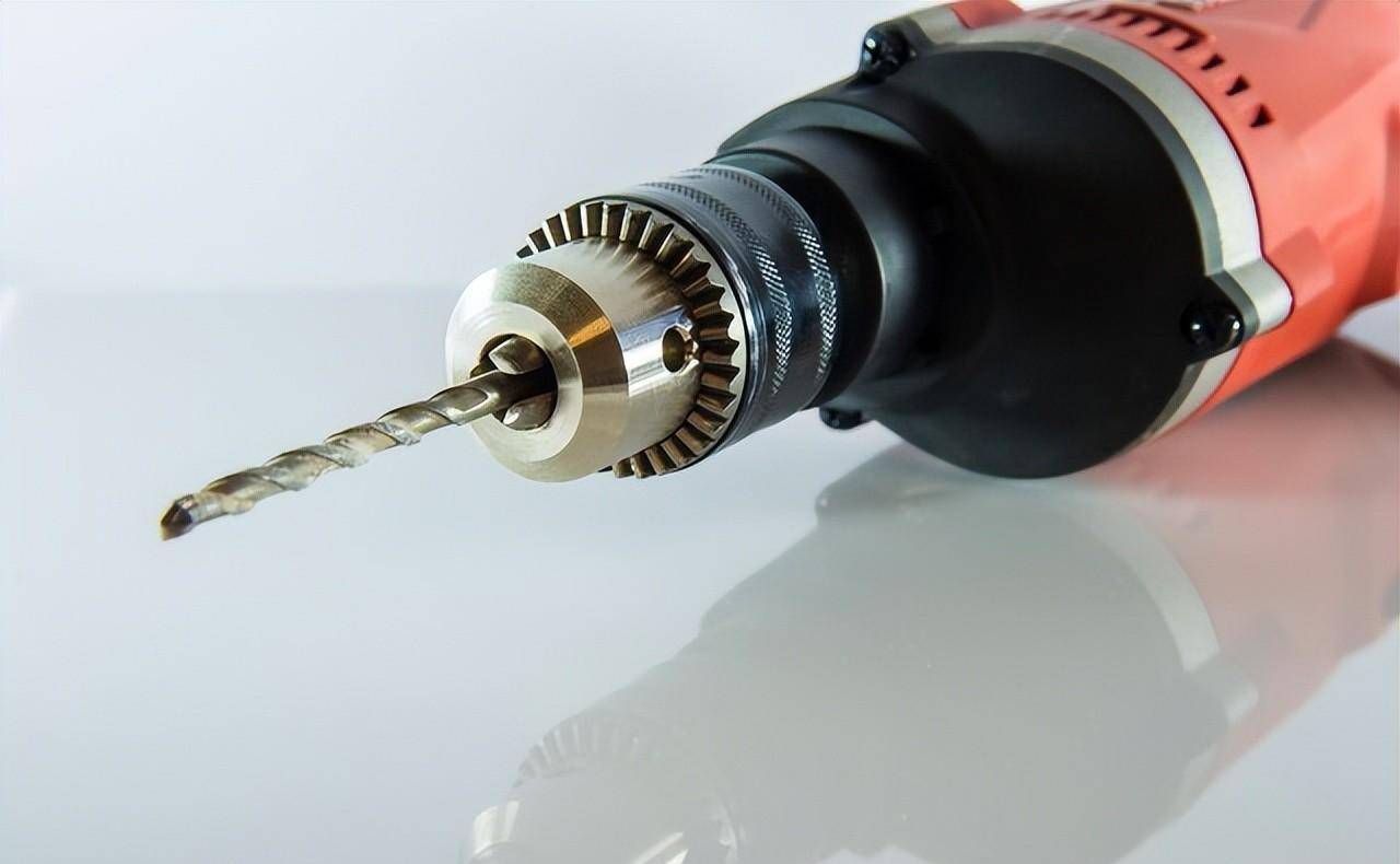 男子竟然用电钻帮儿子治疗蛀牙_牙齿_食物_小孩