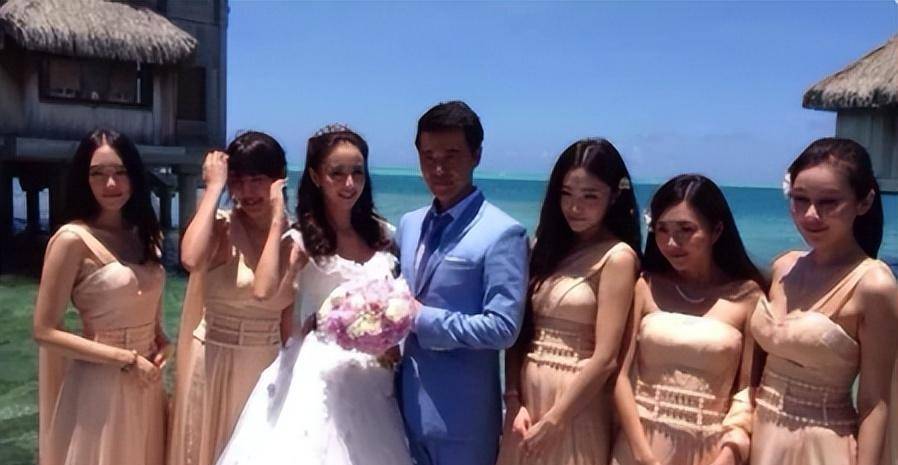 佟丽娅伴娘团,曾被吐槽档次低,如今佟丽娅如何扬眉又吐气?