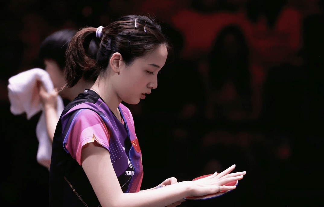 钱天一启程澳门,长发黑衣英姿飒爽,肤白貌美!_新乡_比赛_进步