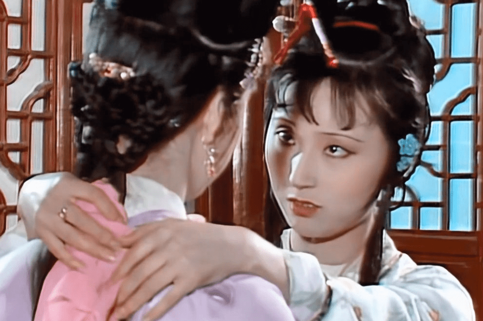 《红楼梦》林黛玉出身名门,为何总是自称草木之人?_贾宝玉_薛宝钗_性格