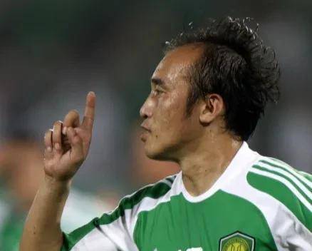 陶伟-国安曾经的中场指挥官,踢过边路的进攻节拍器_赛季_训练_前场