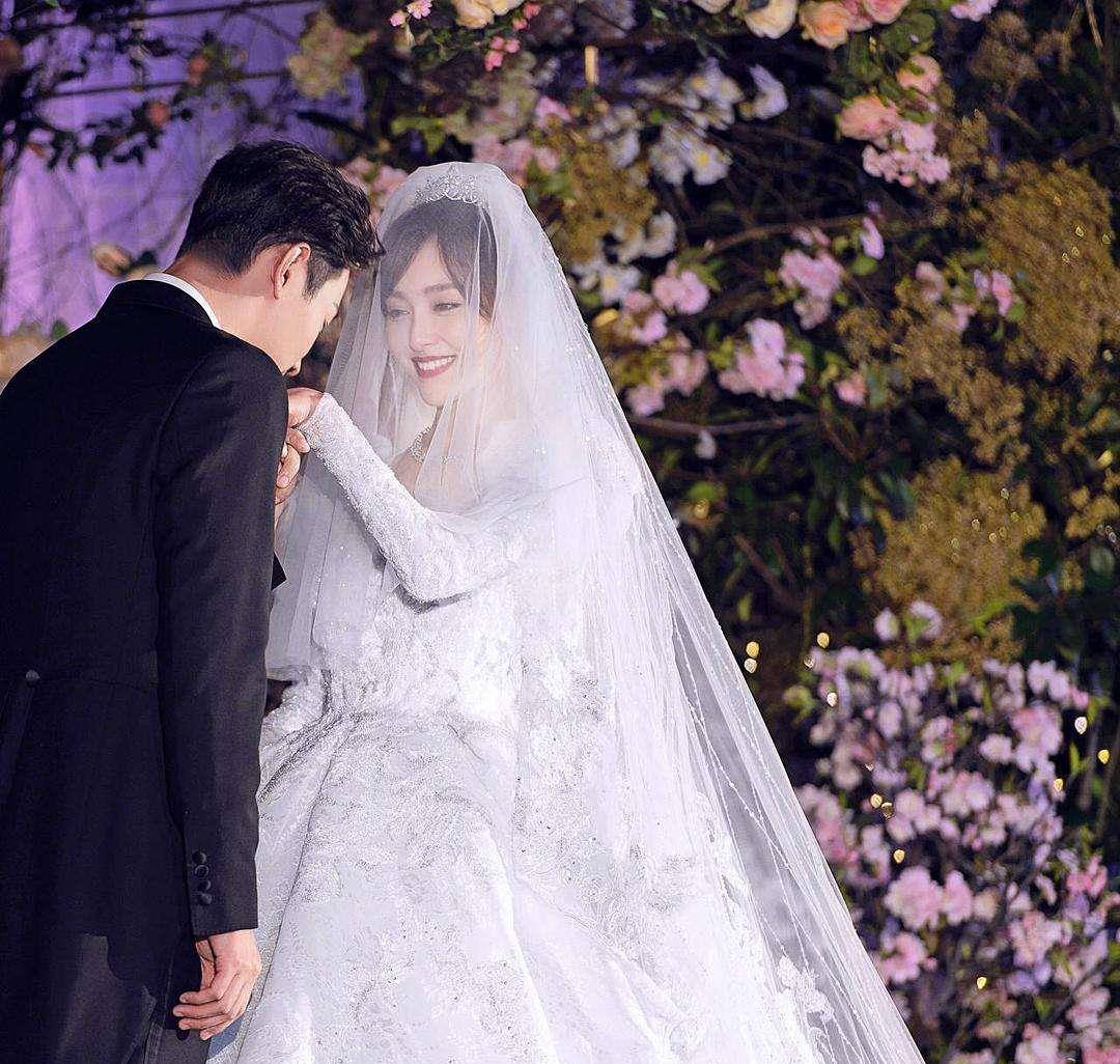 唐嫣坐拥罗晋数十亿资产,却为自己花掉的20万元发愁?_婚礼_父亲_消息