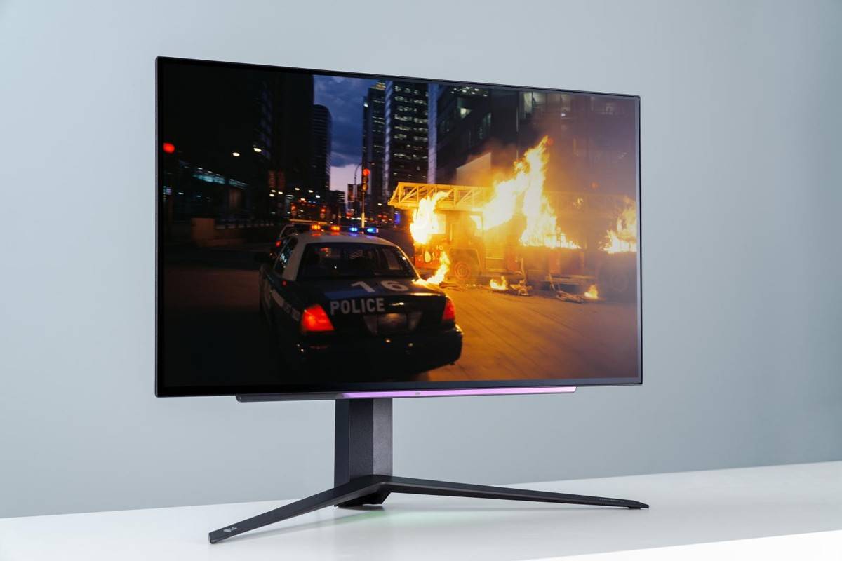 2k/240hz oled电竞先锋,lg ultragear 27gr95qe显示器测评_画面_支架