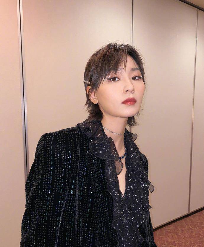 周笔畅这状态,说她又奶又a不过分吧?_吉克_舞台_实力