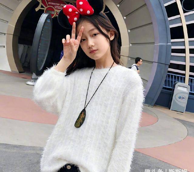 现今00后的小演员们都越发厉害,如果纪姿含只停留在原地不进步,那么