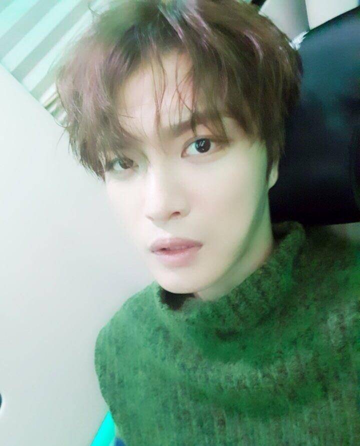 32岁金在中现身机场,华庚超打折工作还有20年!网友:韩庚呢?