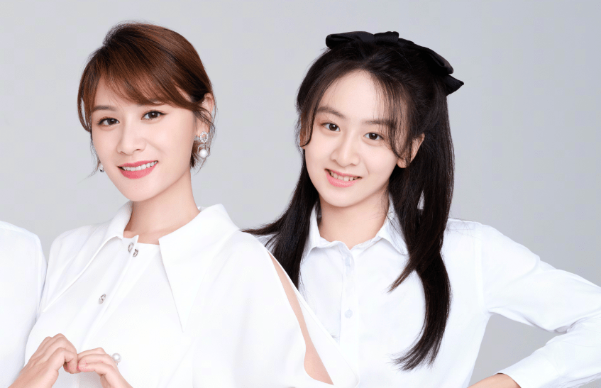 田雨橙住最小的房间_田亮_细节_沙发