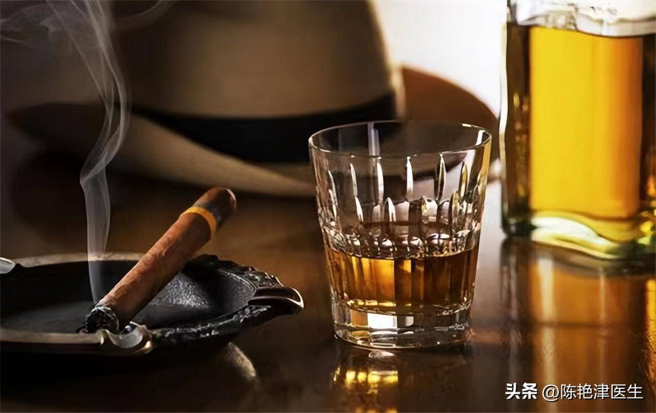 很多人每天都会喝酒,这就导致食管黏膜没有一个休息的时间,长期得不到