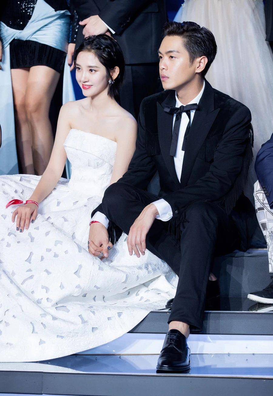 "父亲不疼,母亲不爱"张若昀,才学会把所有的爱都给女儿_因为_张健