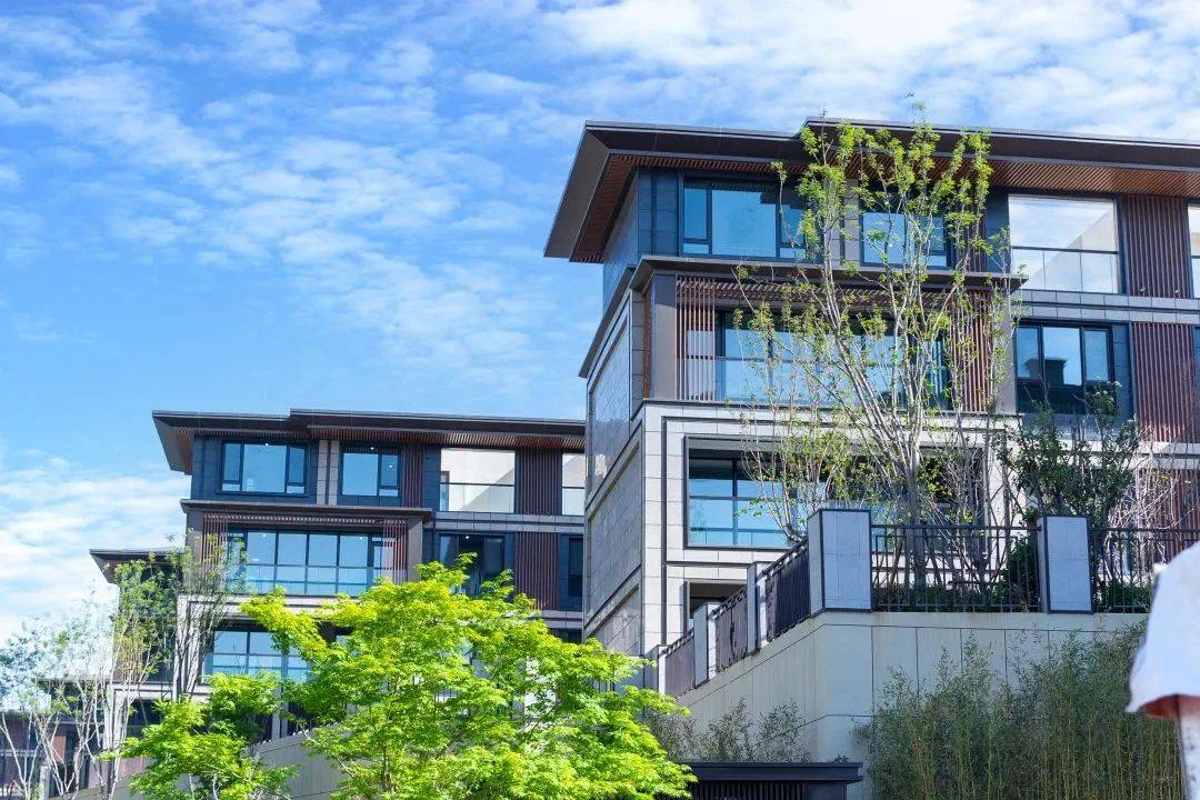 三山梦如院 此刻恰驭山 | 绿地御山台e区山居院墅归心交付!