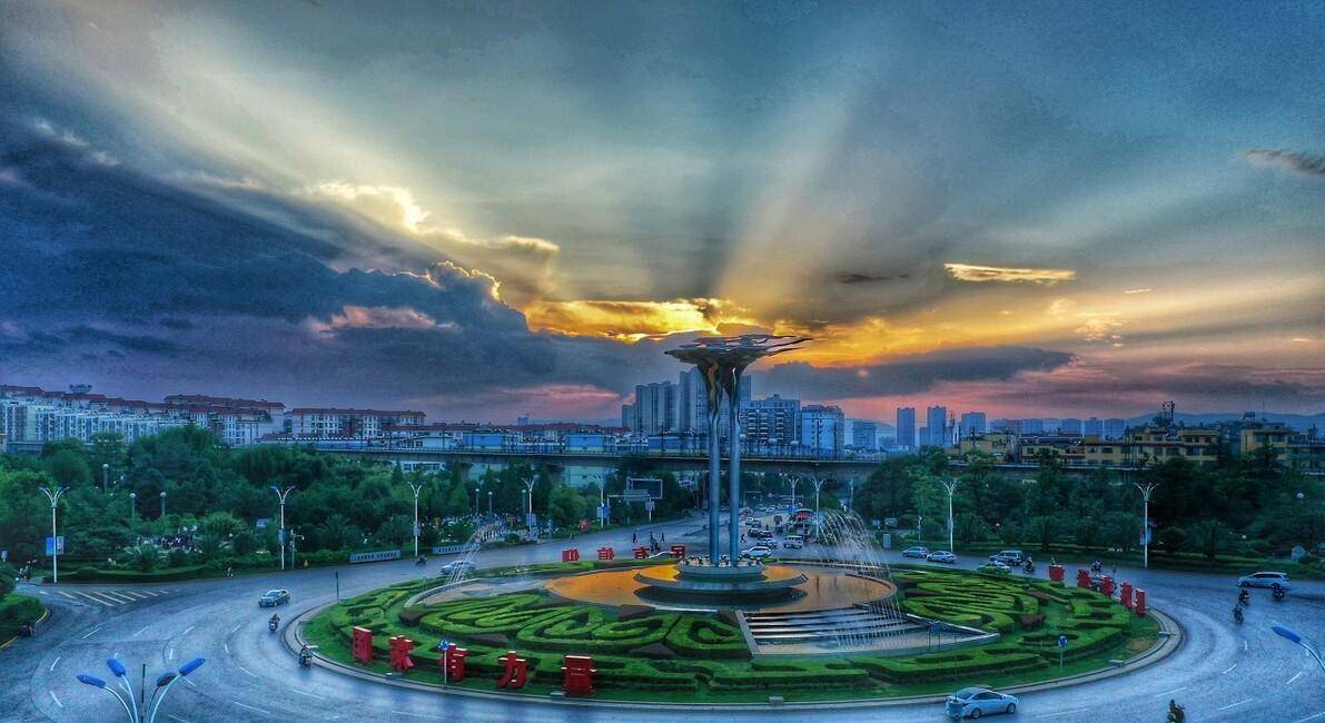 云南第二大城市,比昆明更适合养老,交通房价医疗都不错_曲靖_小城