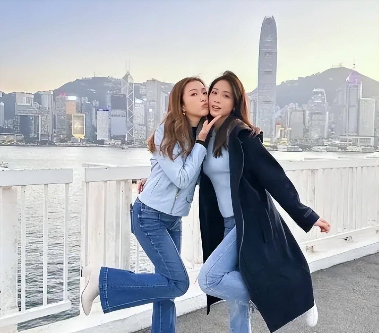 李泽楷女友晒近照!