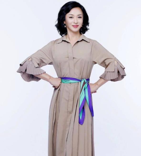 金星的气质,来源于她会搭配衣服?_长裙_身高_休闲