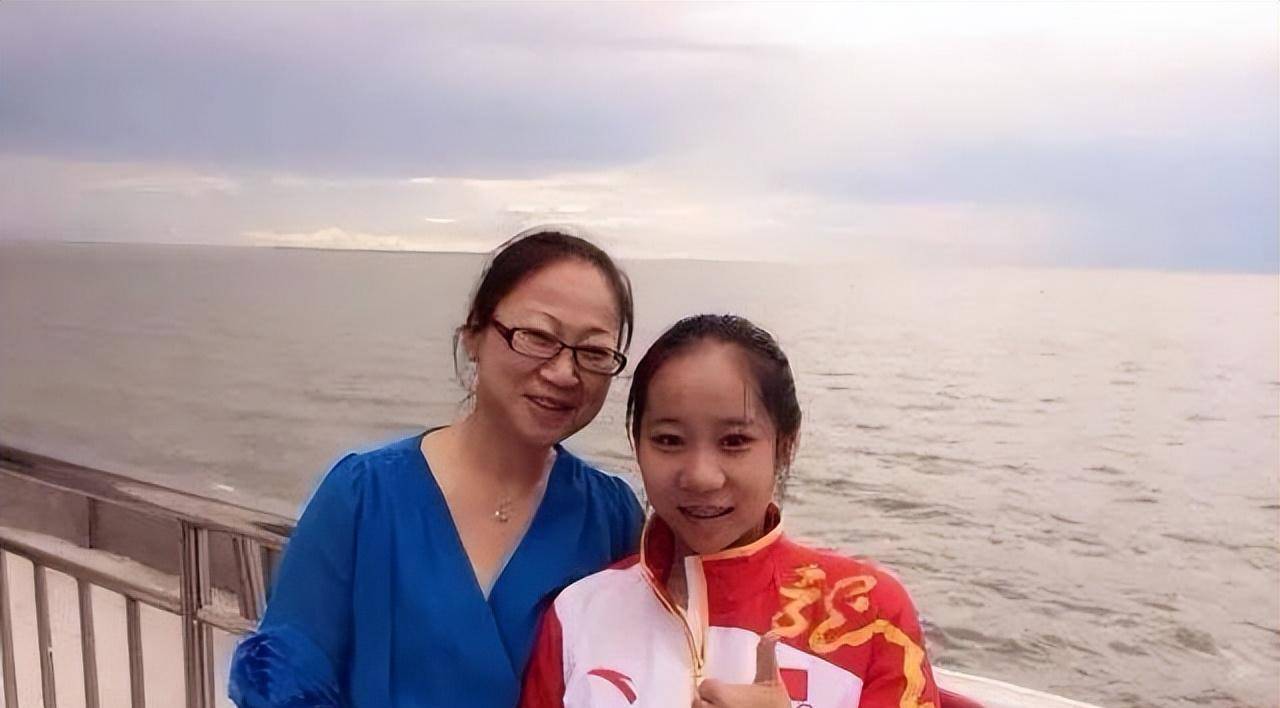 曾临危受命,获得奥运冠军的邓琳琳,却在巅峰期选择