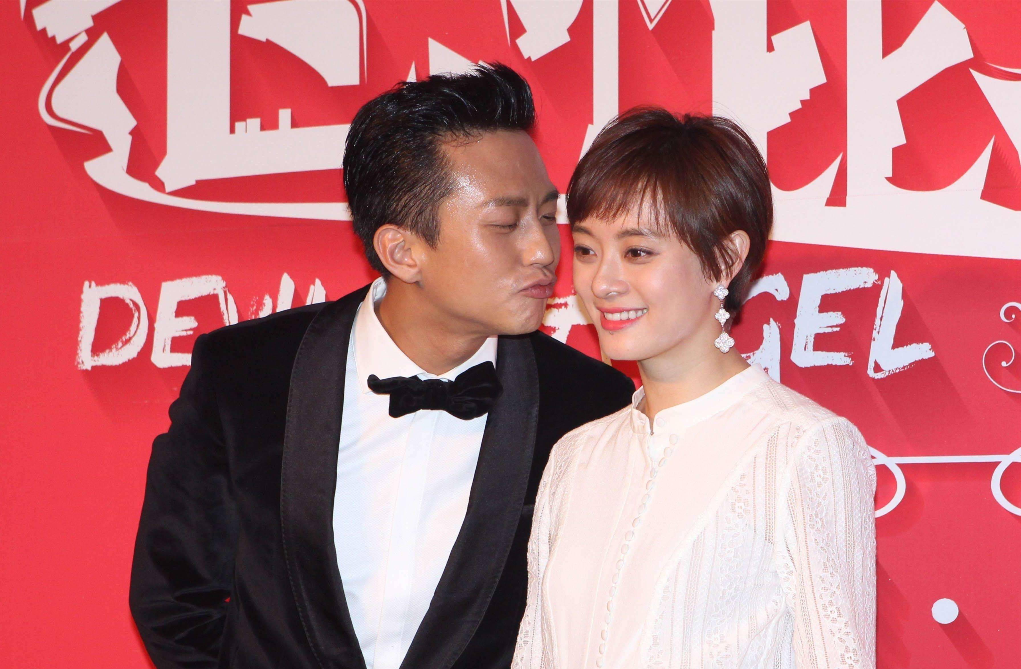 邓超调侃不要再看《五哈》,期待和罗晋的合作_微博_吴奇隆_花开月