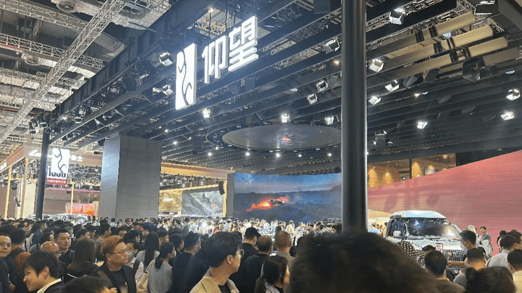 仰望以超高人气闪耀上海车展,彰显中国汽车品牌新高度_搜狐汽车_搜狐网