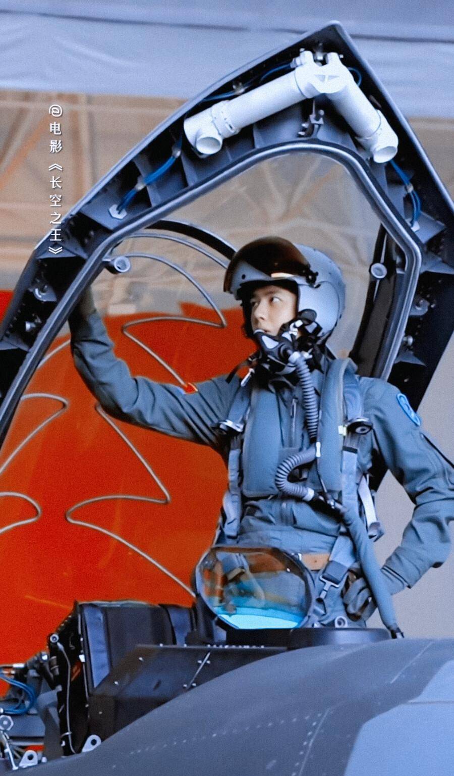 意外的喜剧效果:金靖带来笑点,王一博演技飞跃_观众_影片_内容