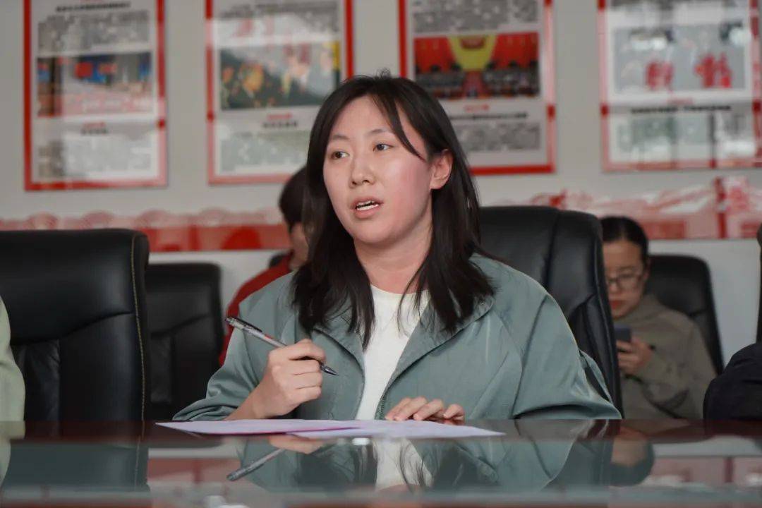 论坛伊始,杨海婵老师,杨悦老师,陈卿老师,侯慧琼老师围绕"如何激发