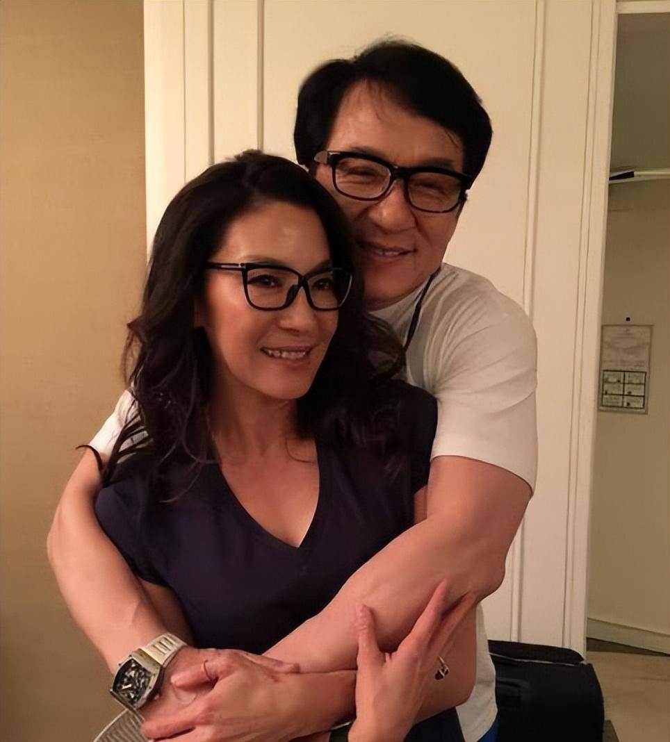 杨紫琼玩大牌拿奥斯卡?甄子丹让她站队,30年才配合_成龙_合作_电影