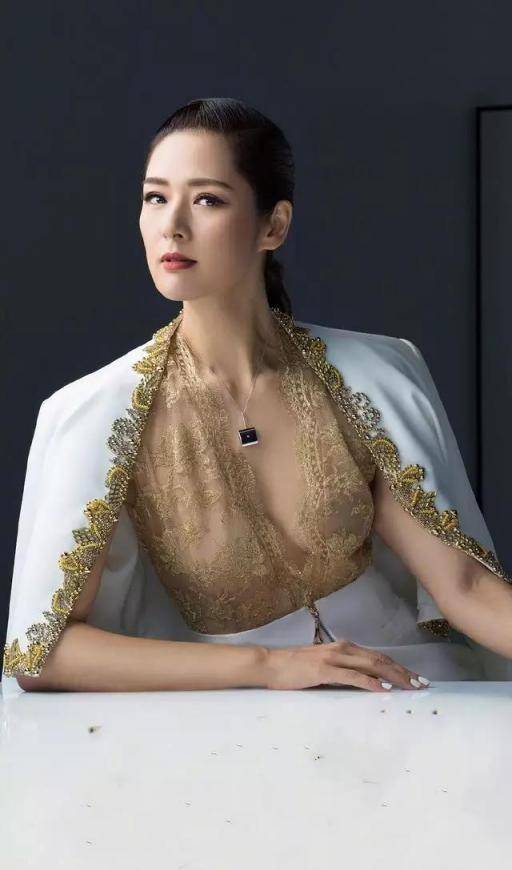 马艳丽:将丈夫拱手让人,转身拼成亿万身家,前夫重病,三儿瘫痪_成功