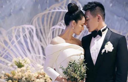 长得太有"特点"了,其实也不怪陈妍希,因为张馨予长得太美了,谁在旁边