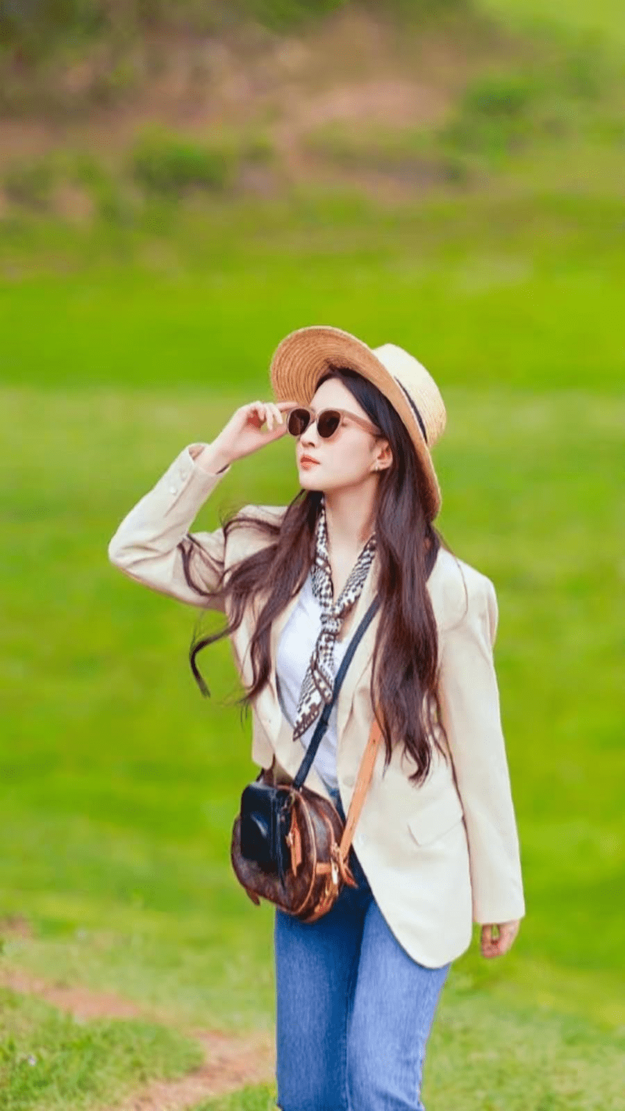 神仙姐姐刘亦菲多种穿搭,柔美,高雅,为时尚界刮起一场田园风!