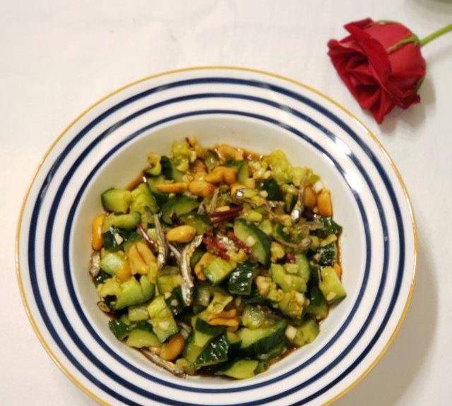 拌黄瓜,做法简单,爽口减脂_花生_功能_小鱼