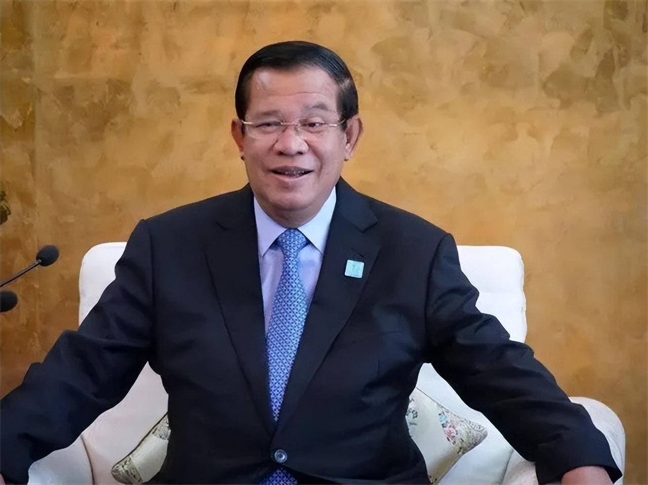柬埔寨首相洪森:会重蹈罗马尼亚前总统齐奥塞斯库的覆辙吗