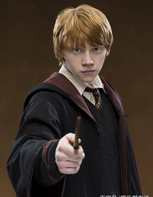 《哈利波特》中你所不知道的:丹尼尔不在乎片酬,哈里斯曾拒出演_艾玛