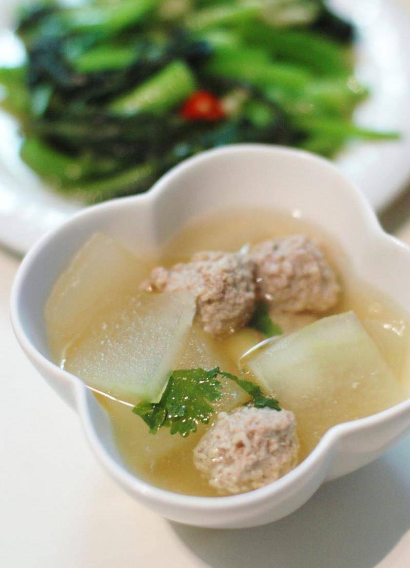 冬瓜怎么做好吃?简单的家常做法学起来_丸子汤_肥肉_生姜