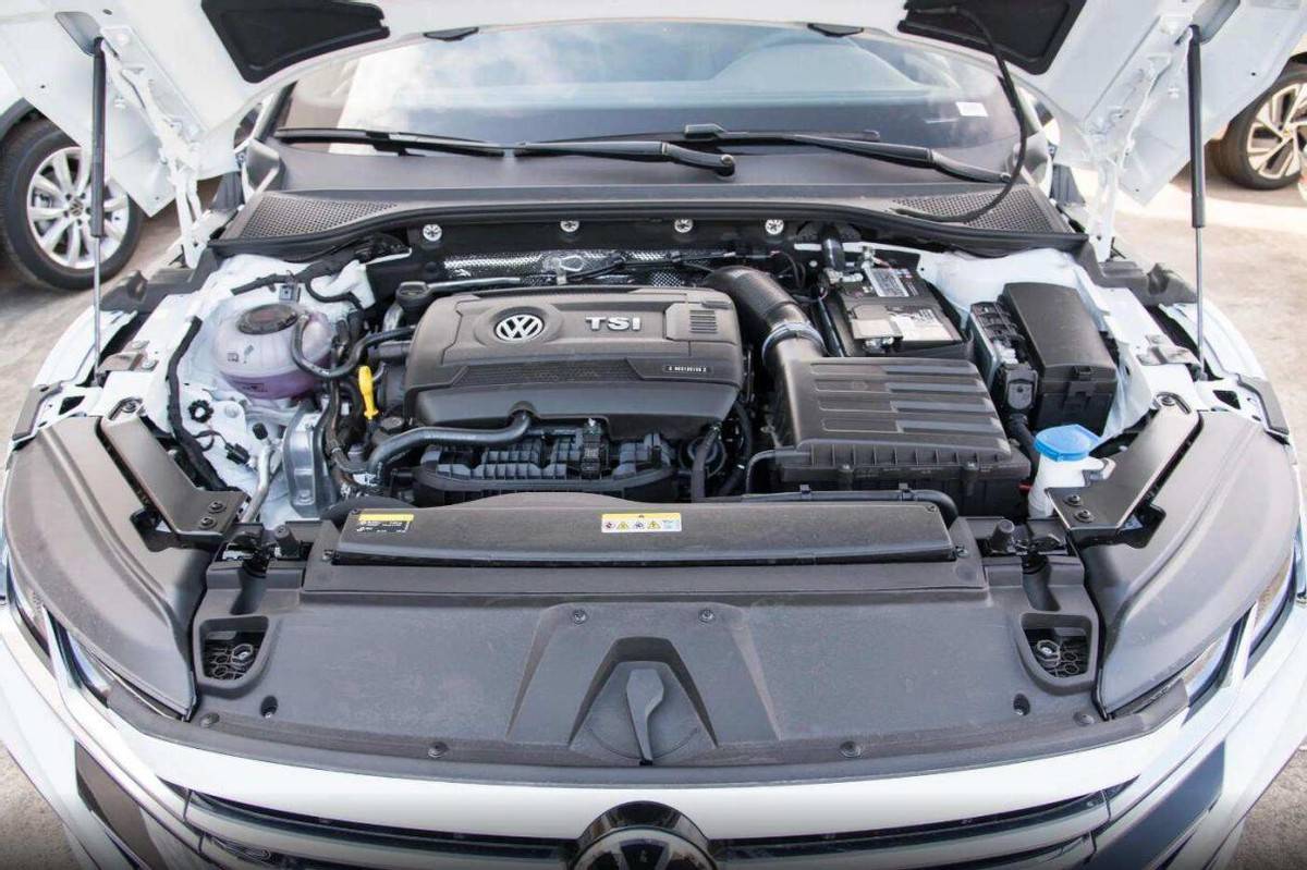 20万左右运动中型车之争,选择比亚迪海豹还是大众cc?_搜狐汽车_搜狐网