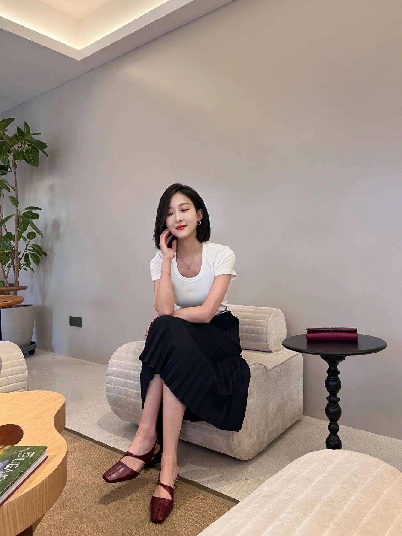 30岁轻时尚女这样穿搭,让你更加自信迷人_女性_气质_场合