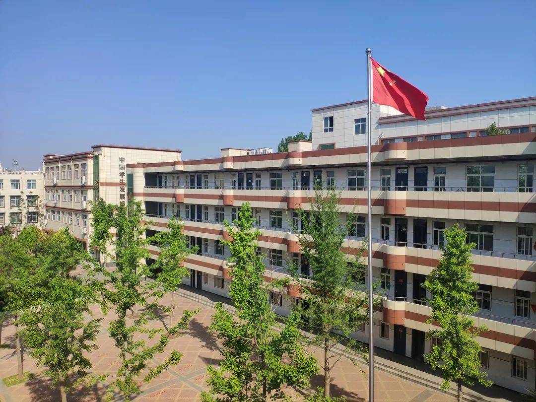 郑州市二批次高中里的"潜力股" -- 郑州二十中!_教学_活动_我校