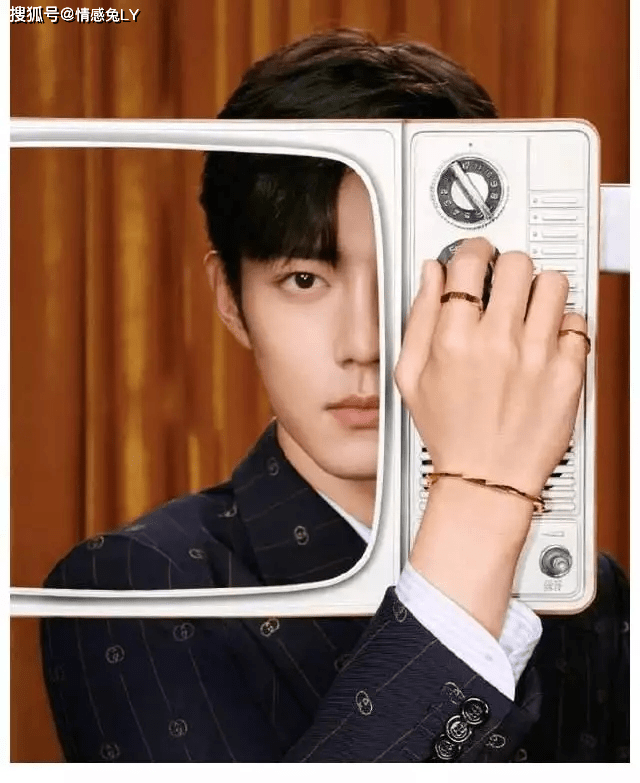 (同人网站ao3作品库平台收录了《下坠》小说,这个小说主要描写的是王