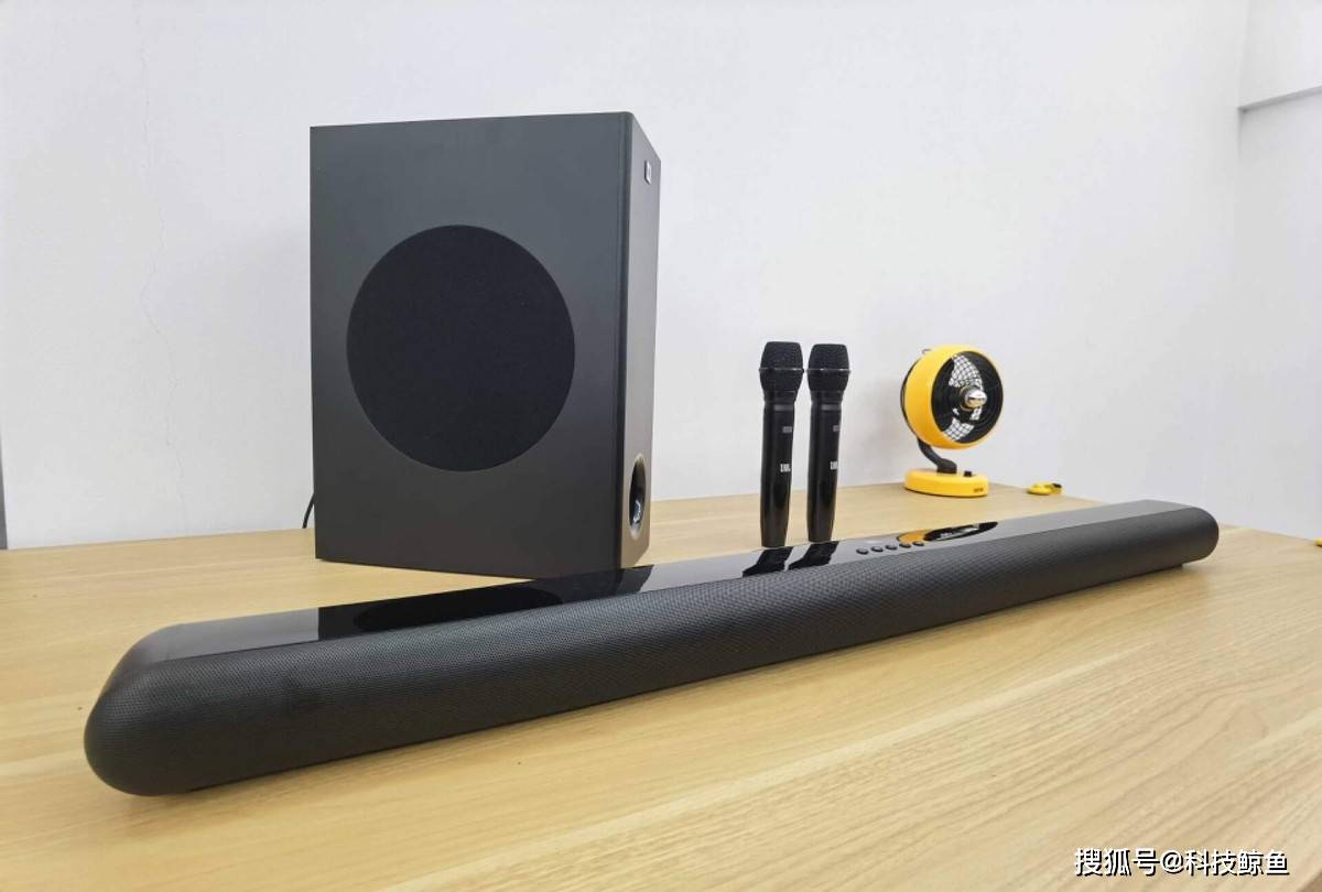 这回ktv估计得倒闭了,自带ktv功能的音响,jbl ktv 350回音壁体验_电视