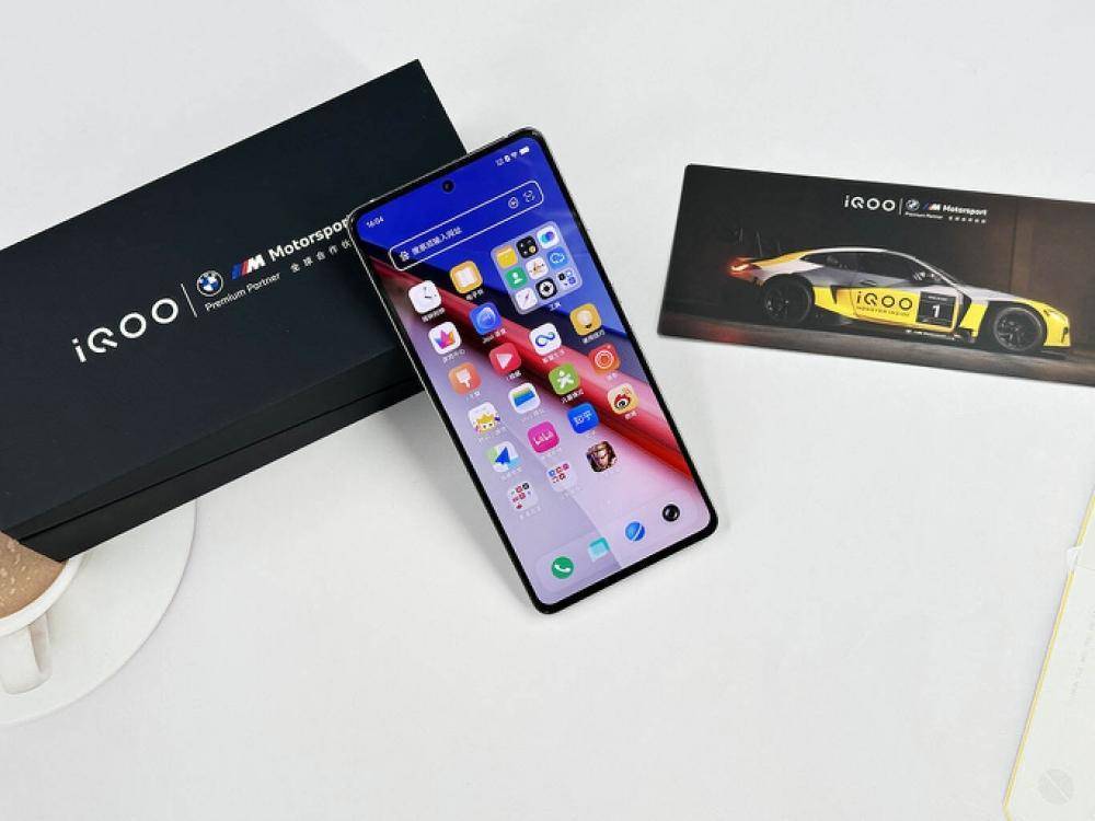 iqoo 12系列新机爆料:保持200w超快闪充,电池容量提升至5000mah_机型