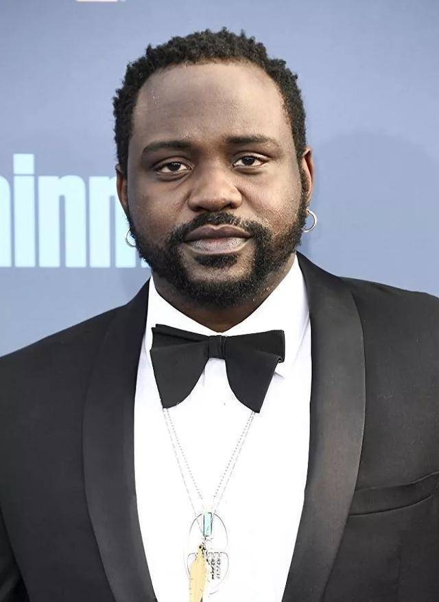 波比·布朗,是《哥斯拉2:怪兽之王》的小女主,饰演的角色叫麦迪森罗素